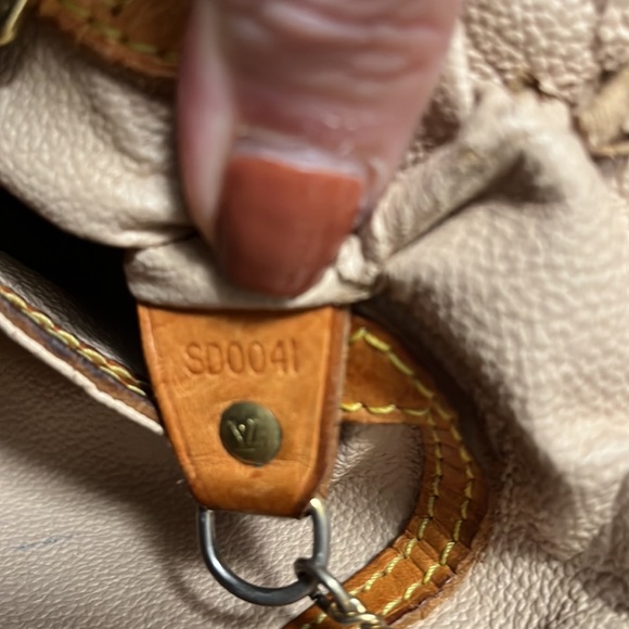 Louis Vuitton mini monogrammed bucket bag - Picture 9 of 9